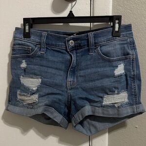 Hollister Mid-Rise Short 3”